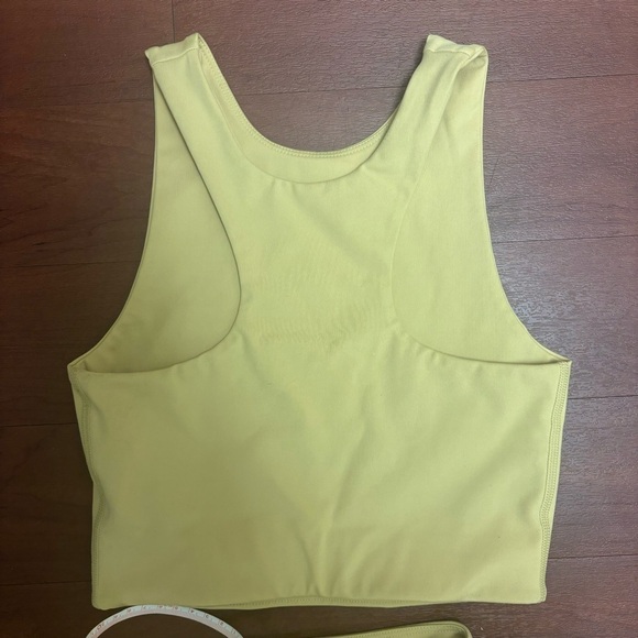 Girlfriend Collective Lime Workout Set - Picture 11 of 16